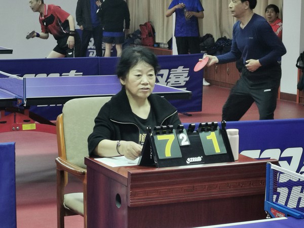乒乓球裁判执裁.jpg