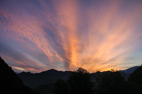 《大山村的清晨》任红明.jpg