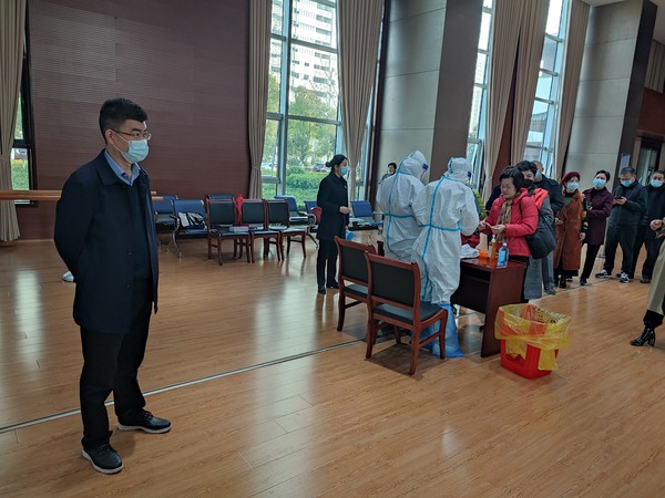 3.3滨湖报名核酸检测现场7.jpg