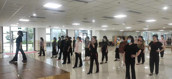6许文昕时装班教学.jpg