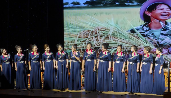 6.女声小合唱《幸福生活万年长》.jpg