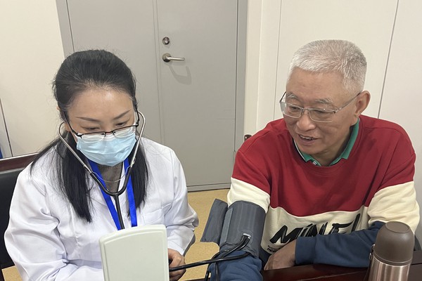 精准服务“零距离”  用心守护保健康1_副本.jpg