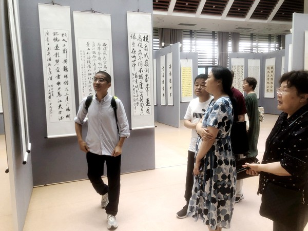 5胡德华.jpg