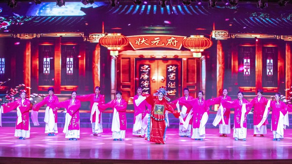 3-3戏曲联唱《状元府》.jpg