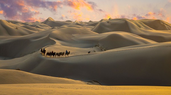 大漠落日，作者：毕经邦（小）.jpg