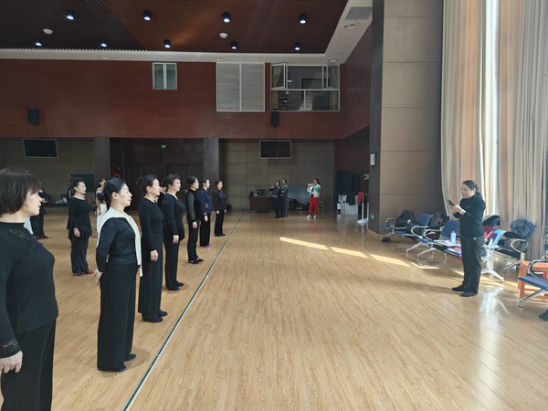 周红.jpg