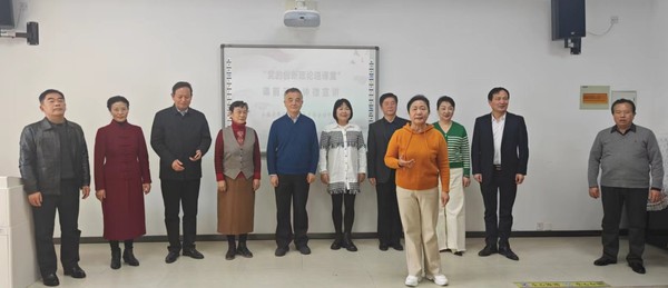 诗朗诵《祖国到底是什么》_副本_副本.jpg