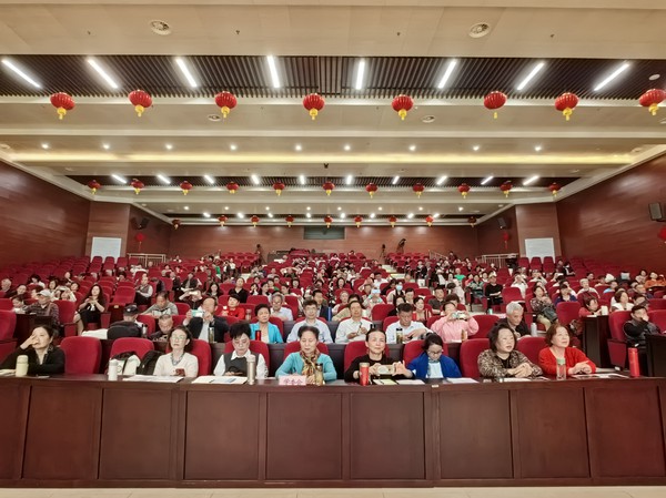 李鹭.jpg