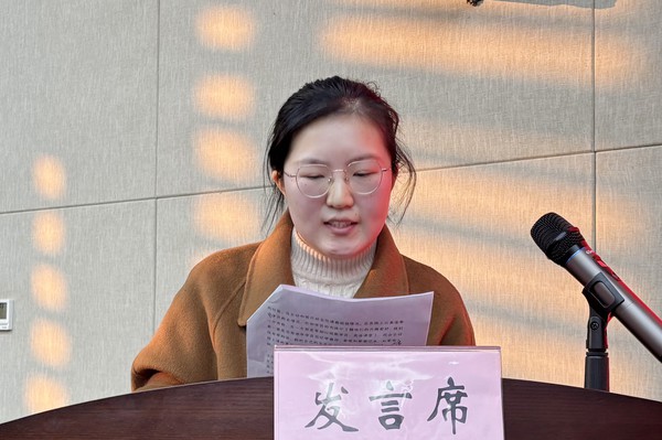 9 顾文慧 姜一帆拍_副本.jpg