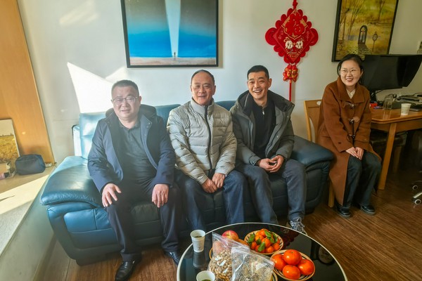 张启.jpg
