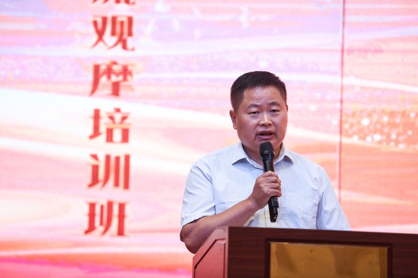 六安老年大学教师邓元生交流发言.JPG