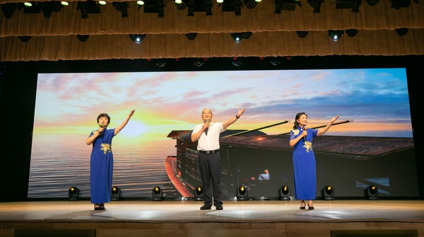 7配乐诗朗诵《一艘红船》(1).jpg