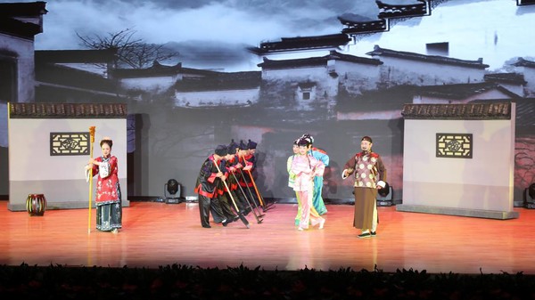 3-14 黄梅戏情景歌舞《六尺巷》.png