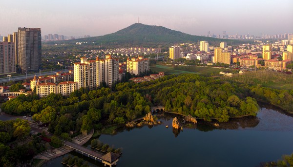 狄沙力《 美丽家园-春》.jpg