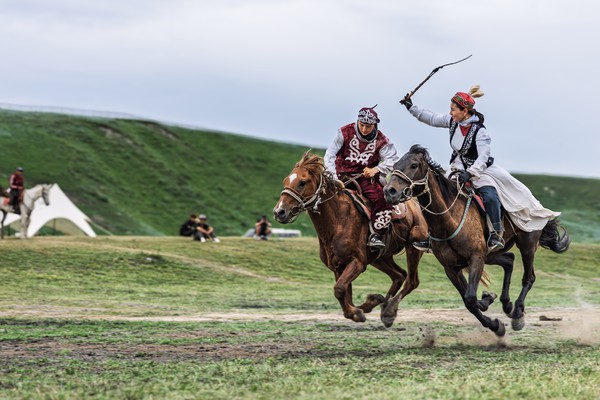 郑整风《姑娘追 》.jpg