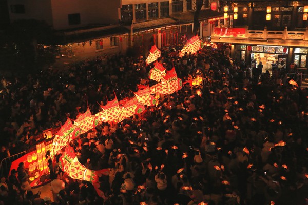 《渔翔鹊渚》董道君.jpg