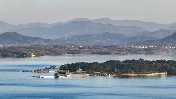 《湛蓝的暮色》王文佳.jpg