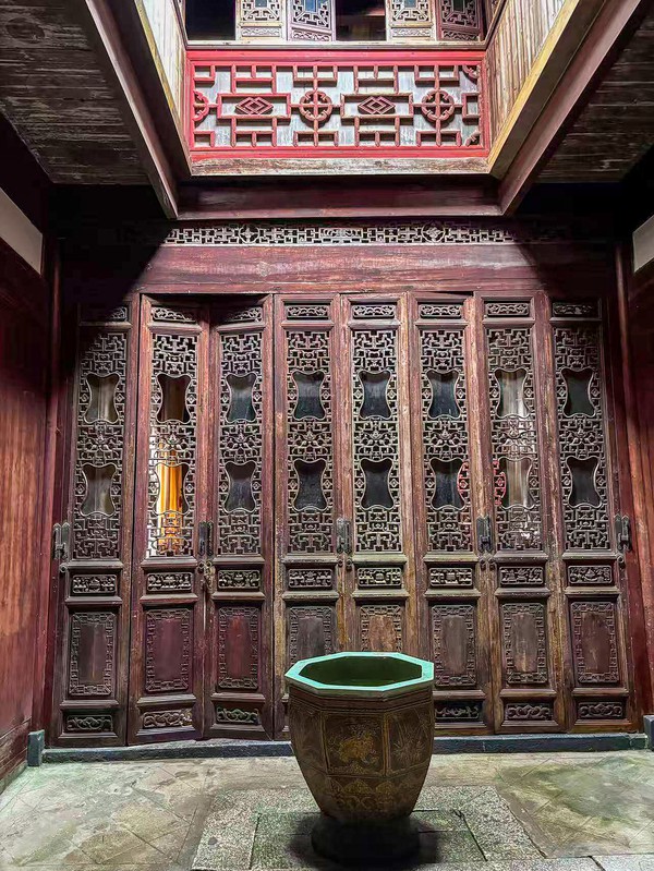 《木雕光影》叶炎.jpg